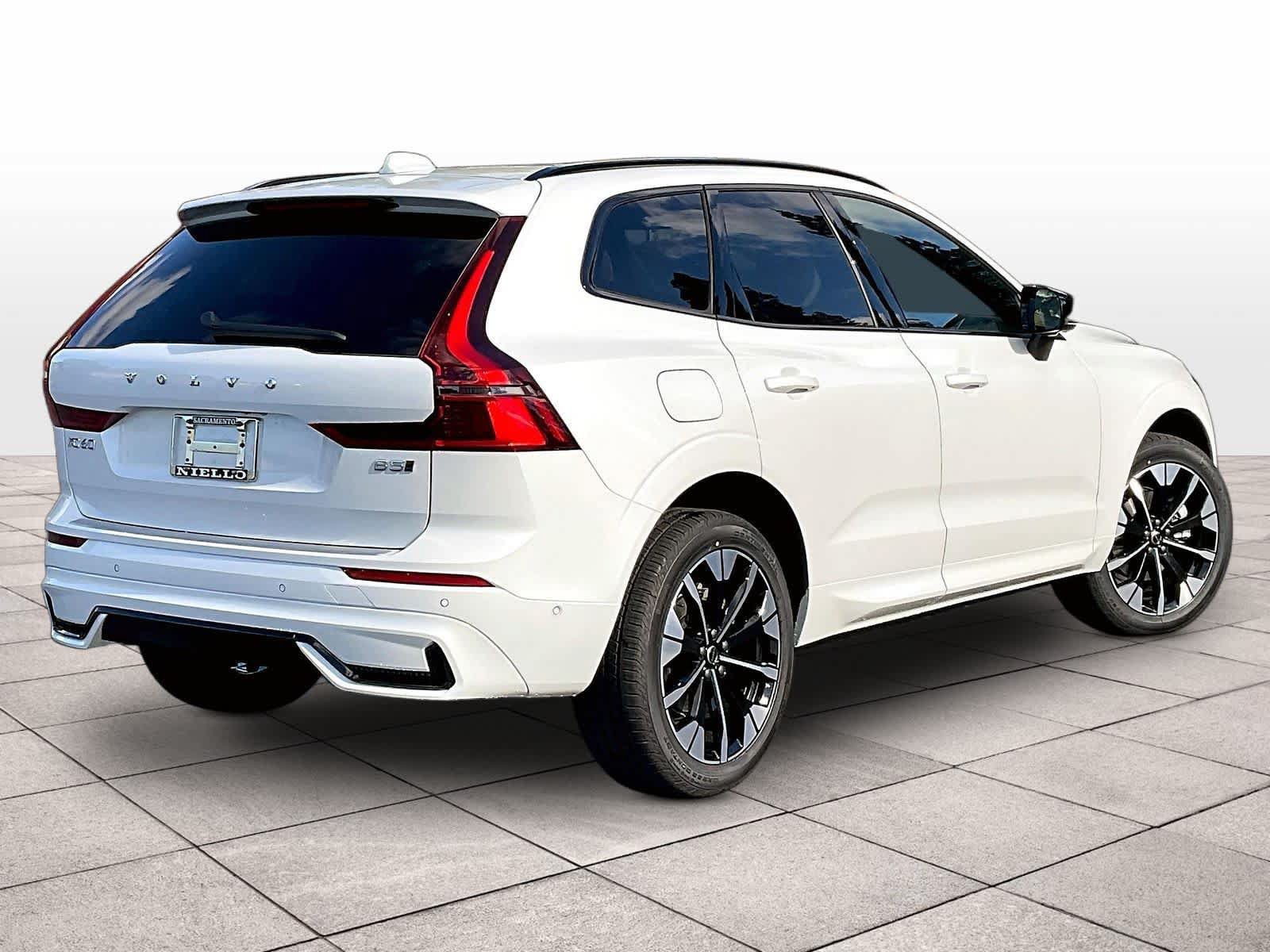 New 2026 Volvo XC60 B5 Plus w/ Protection Package Premier AWD/4WD image 4