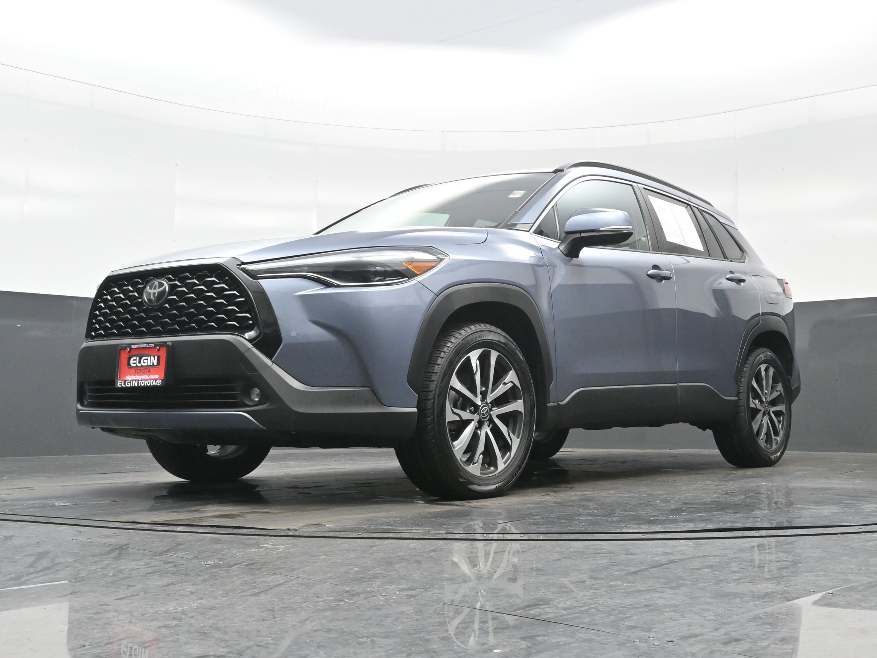 Used 2022 Toyota Corolla Cross XLE image 30