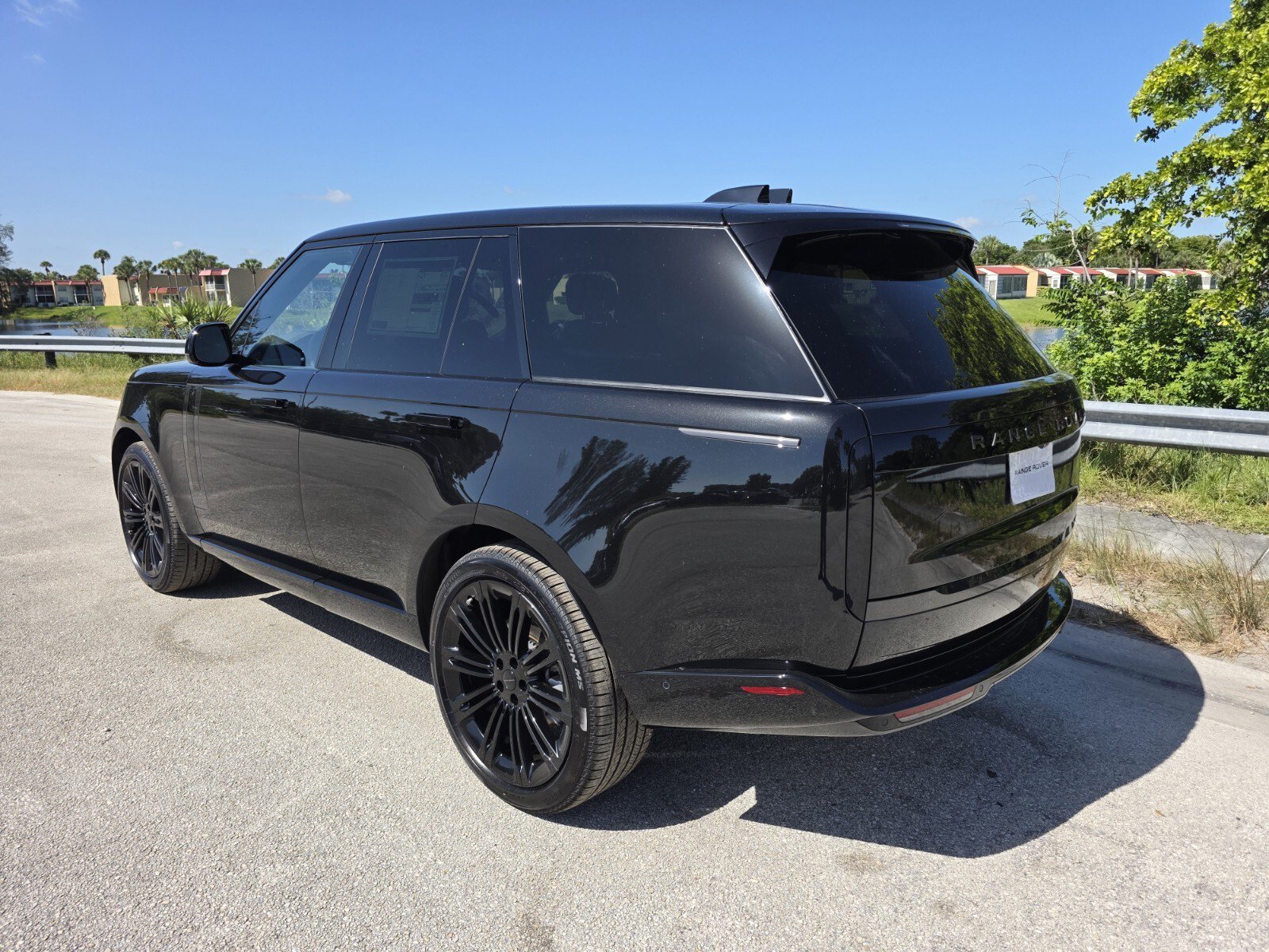 New 2026 Land Rover Range Rover SE AWD/4WD image 2