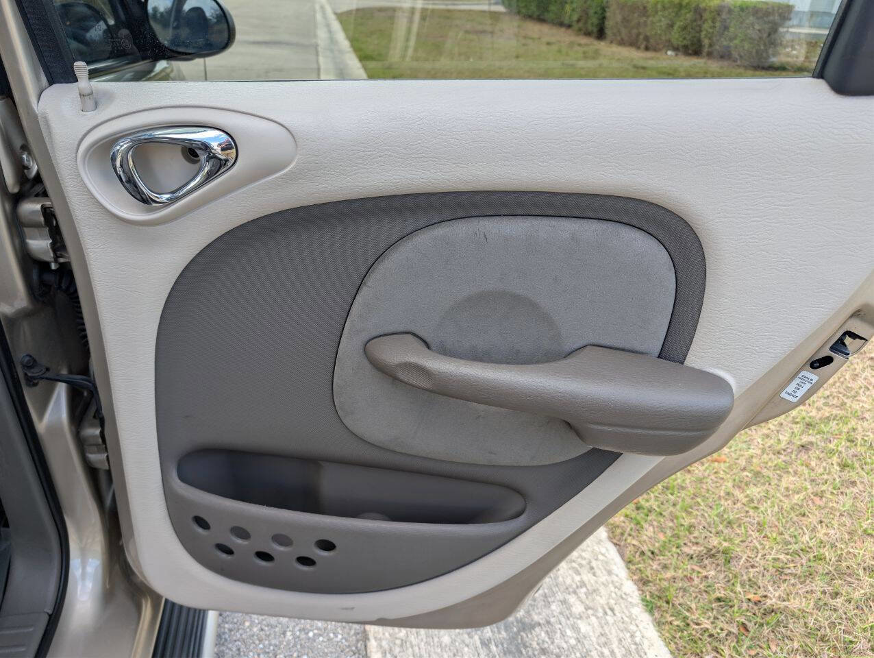 Used 2004 Chrysler PT Cruiser Limited image 13