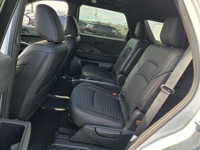 New 2026 Nissan Pathfinder Rock Creek w/ Rock Creek Premium Package AWD/4WD image 6