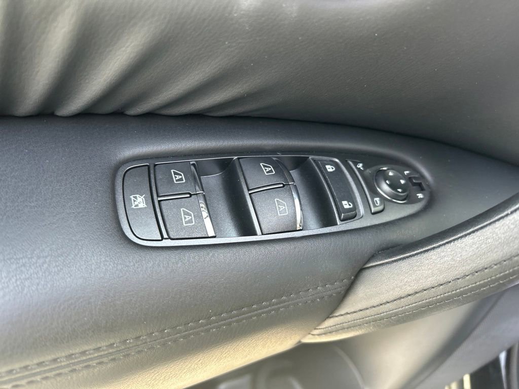 Used 2023 Nissan Armada SL w/ Midnight Edition Package image 21