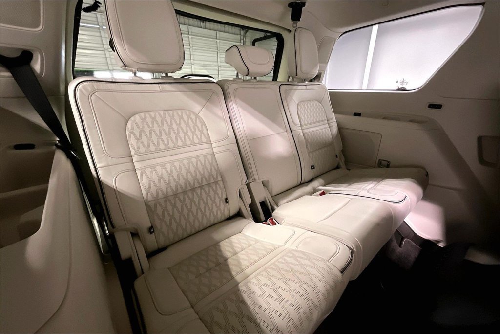 Used 2024 Lincoln Navigator Black Label AWD/4WD image 34