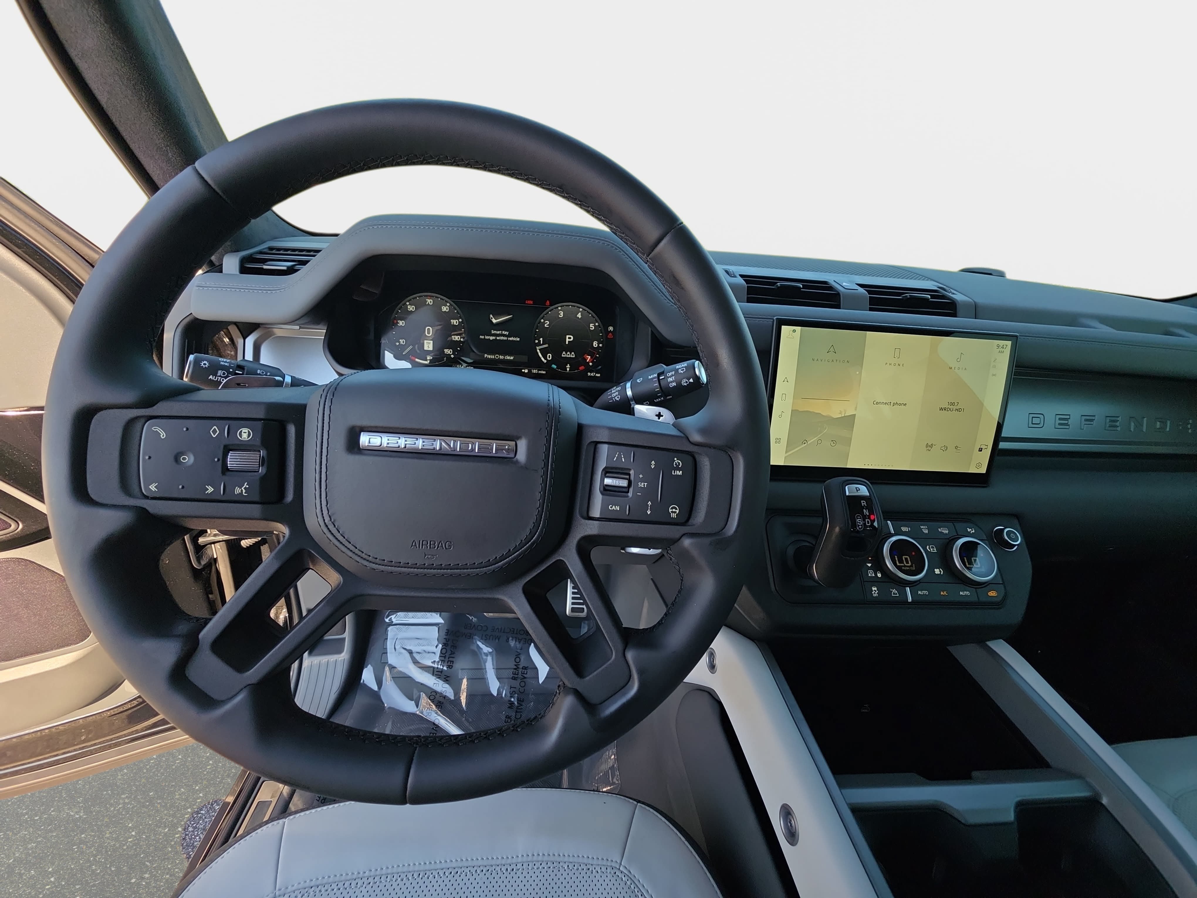Used 2025 Land Rover Defender 110 V8 AWD/4WD image 15