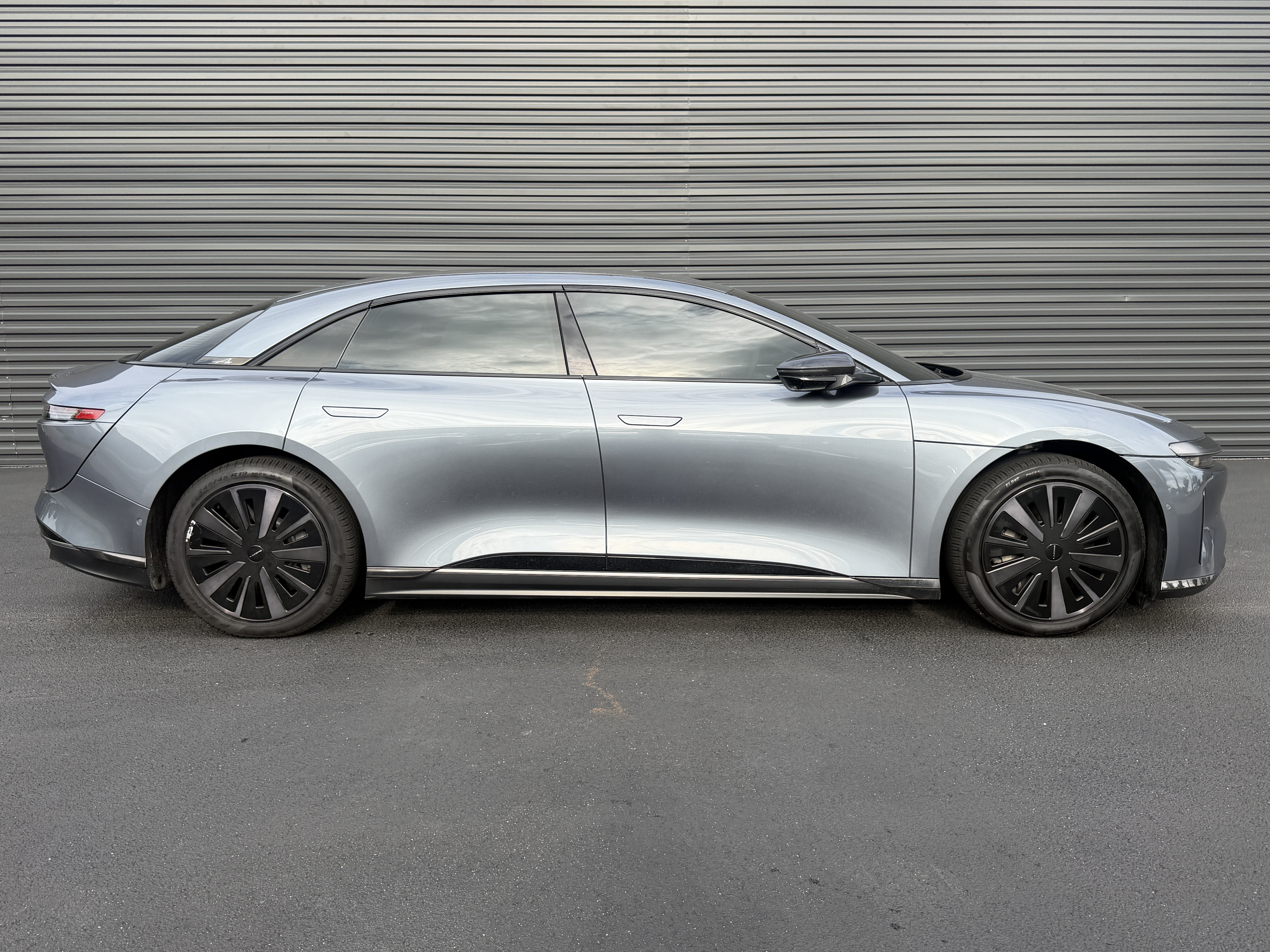 Used 2025 Lucid Air Pure RWD image 8