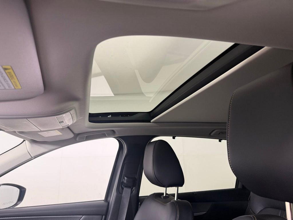 New 2025 MAZDA CX-70 Plug-In Hybrid w/ Premium Pkg image 15