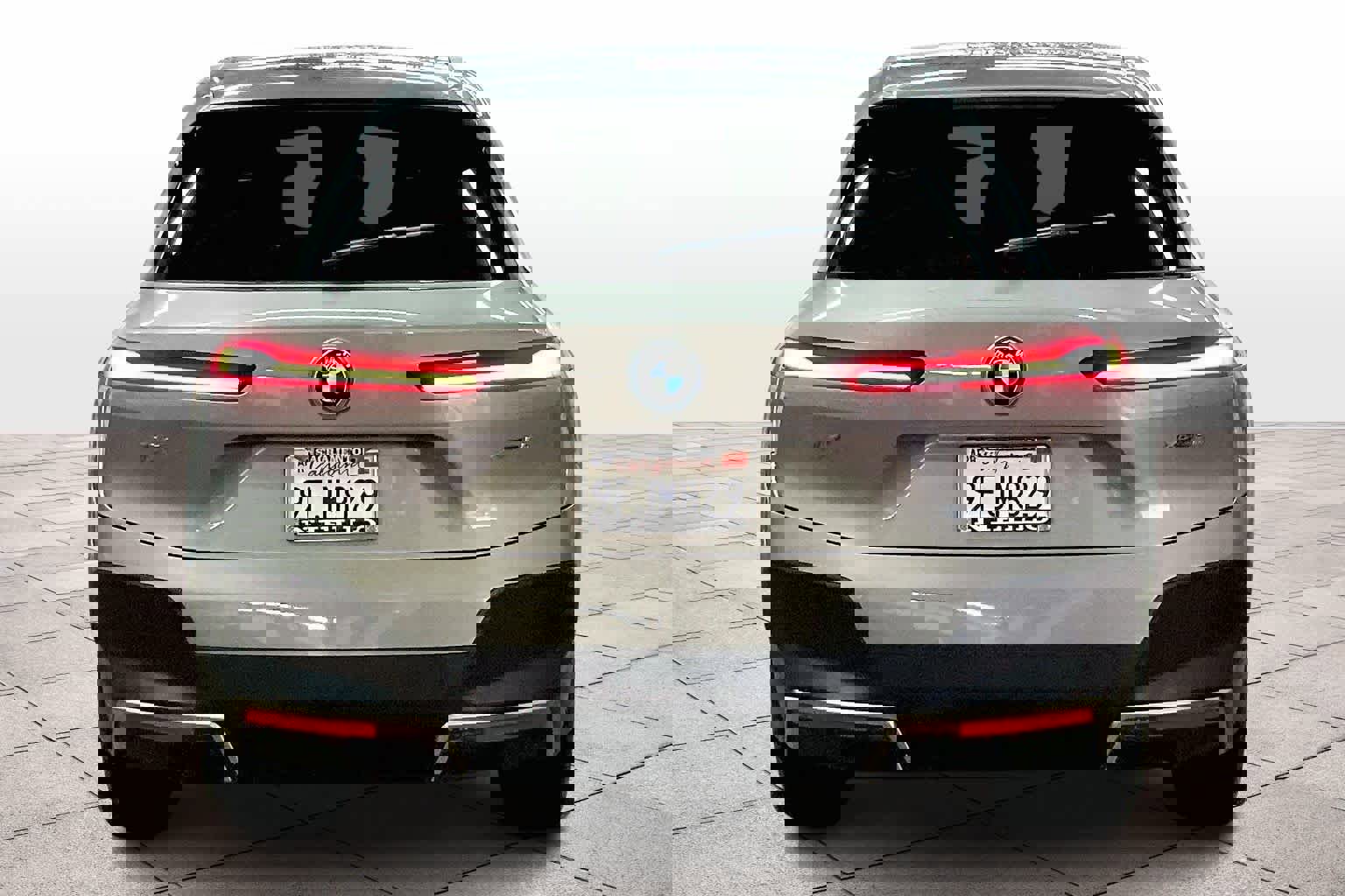 Used 2023 BMW iX xDrive50 image 7