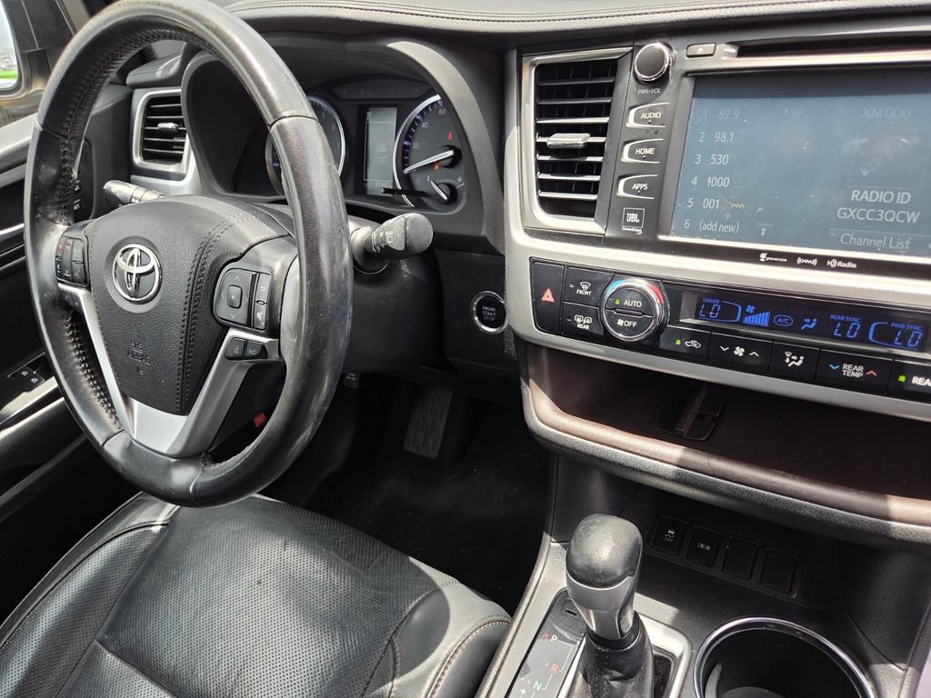 Used 2019 Toyota Highlander Limited FWD image 33