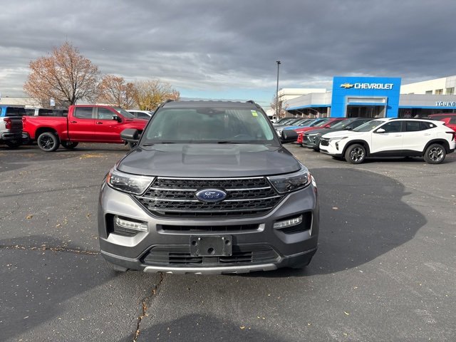 Used 2022 Ford Explorer XLT w/ Equipment Group 202A image 2