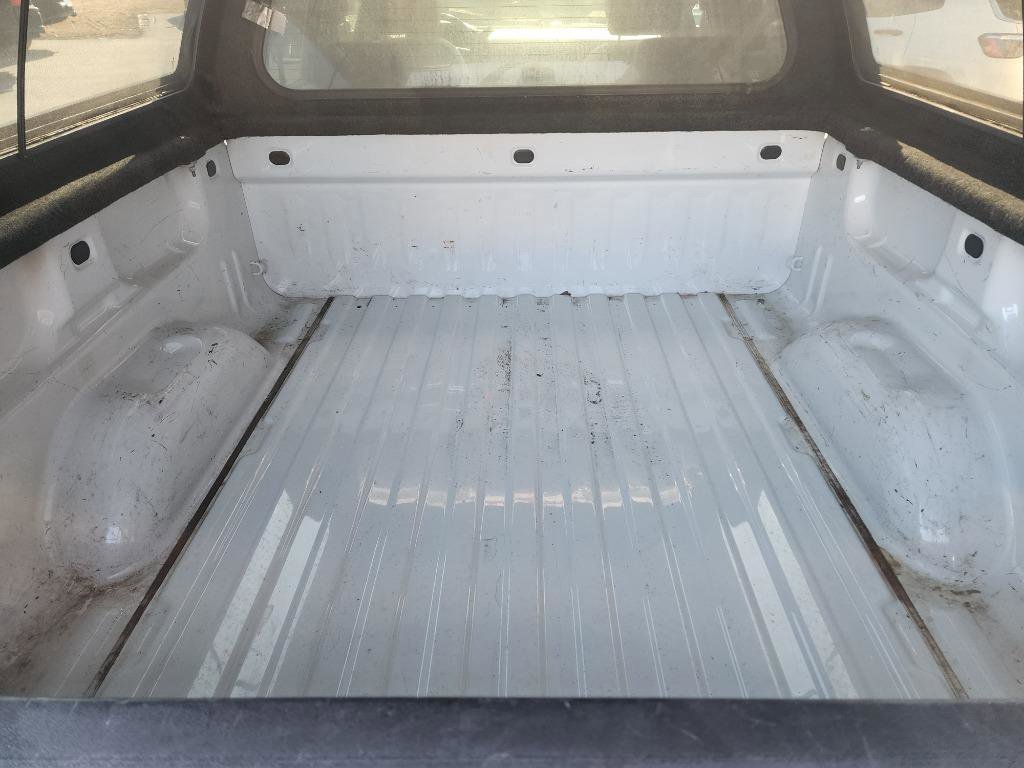 Used 2009 GMC Sierra 1500 SLT w/ Suspension Package, Off-Road image 5