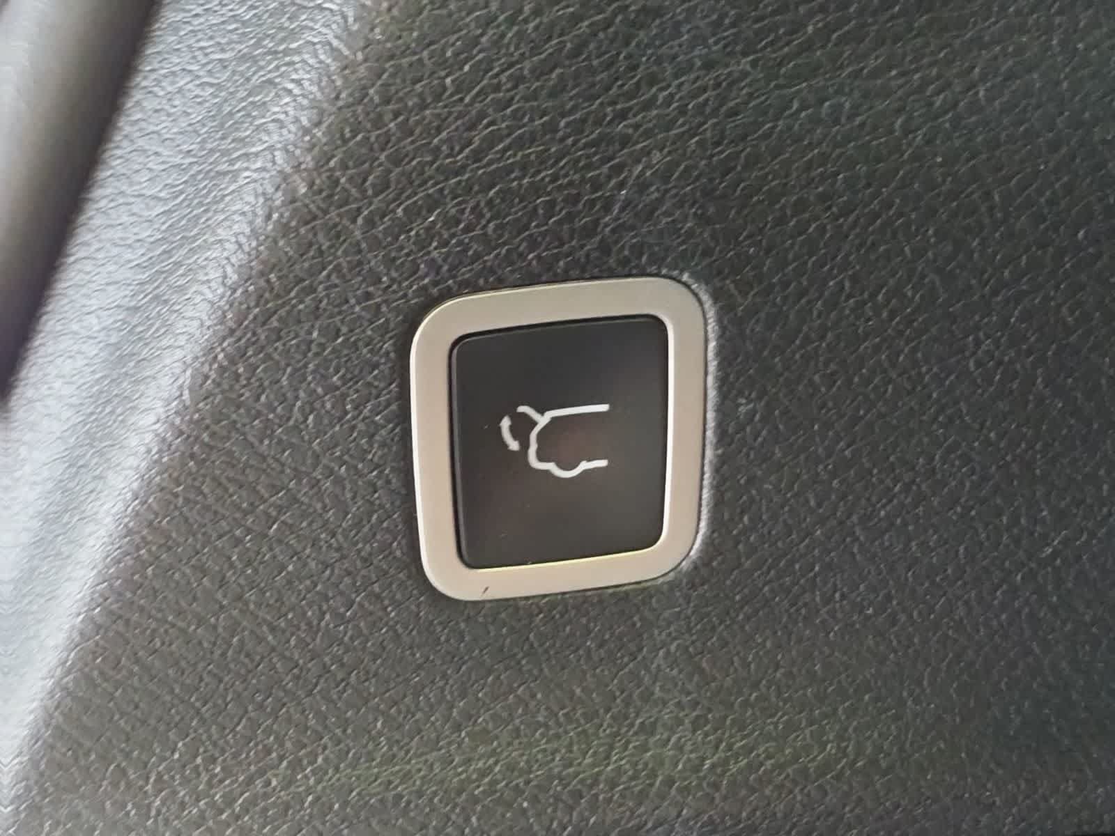 Used 2025 Chrysler Pacifica Limited FWD image 41