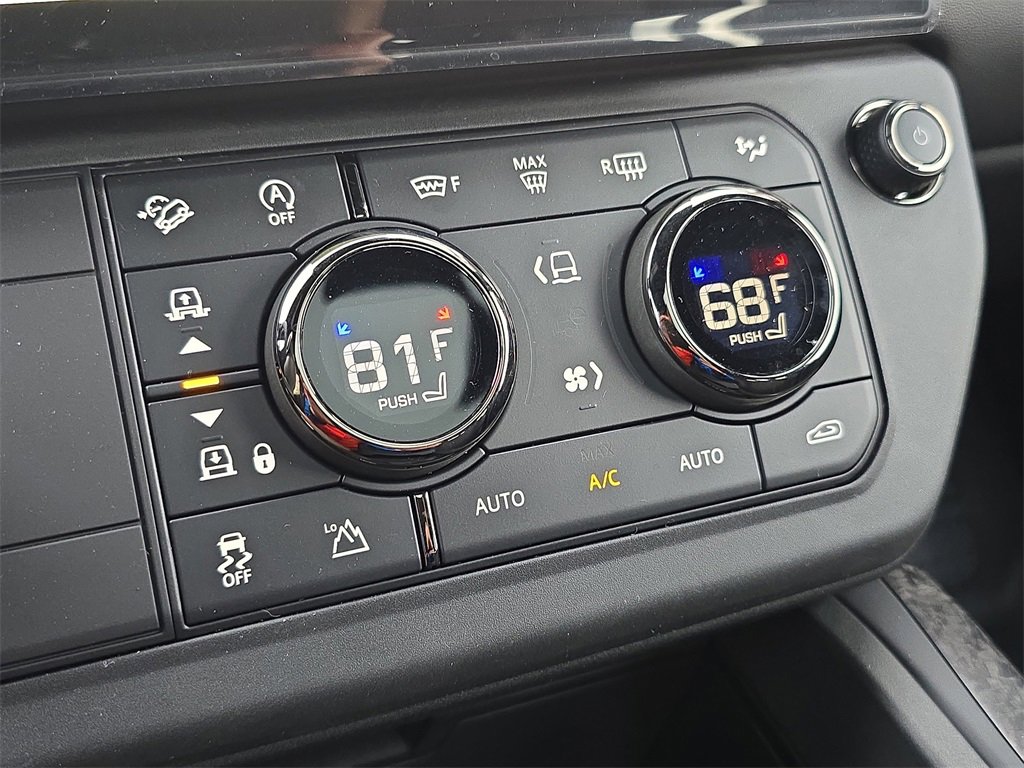 New 2026 Land Rover Defender 110 OCTA image 25