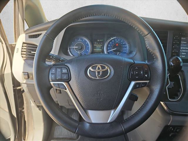 Used 2018 Toyota Sienna XLE w/ XLE Navigation Package FWD image 13