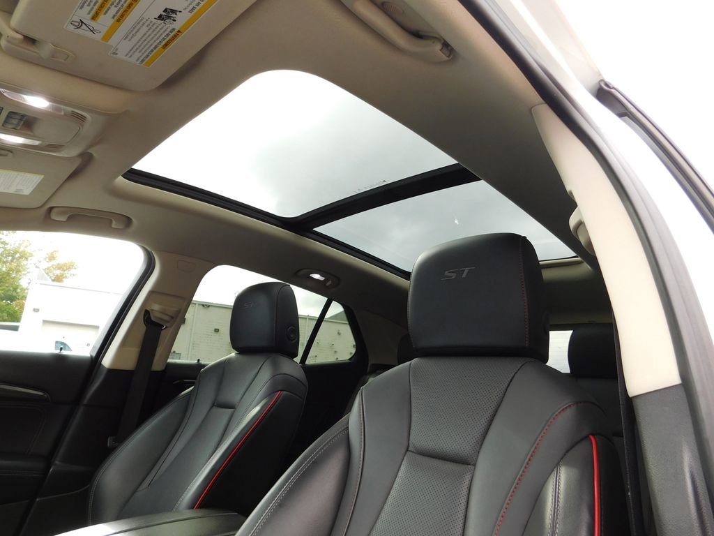 Used 2023 Buick Envision Essence w/ Sport Touring Package image 19