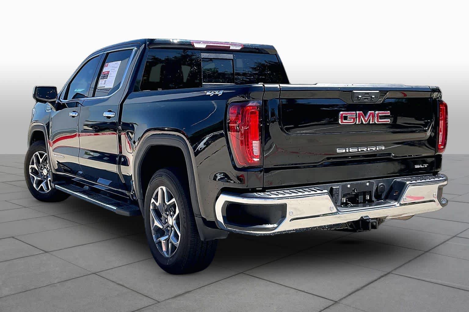 Used 2026 GMC Sierra 1500 SLT AWD/4WD image 12
