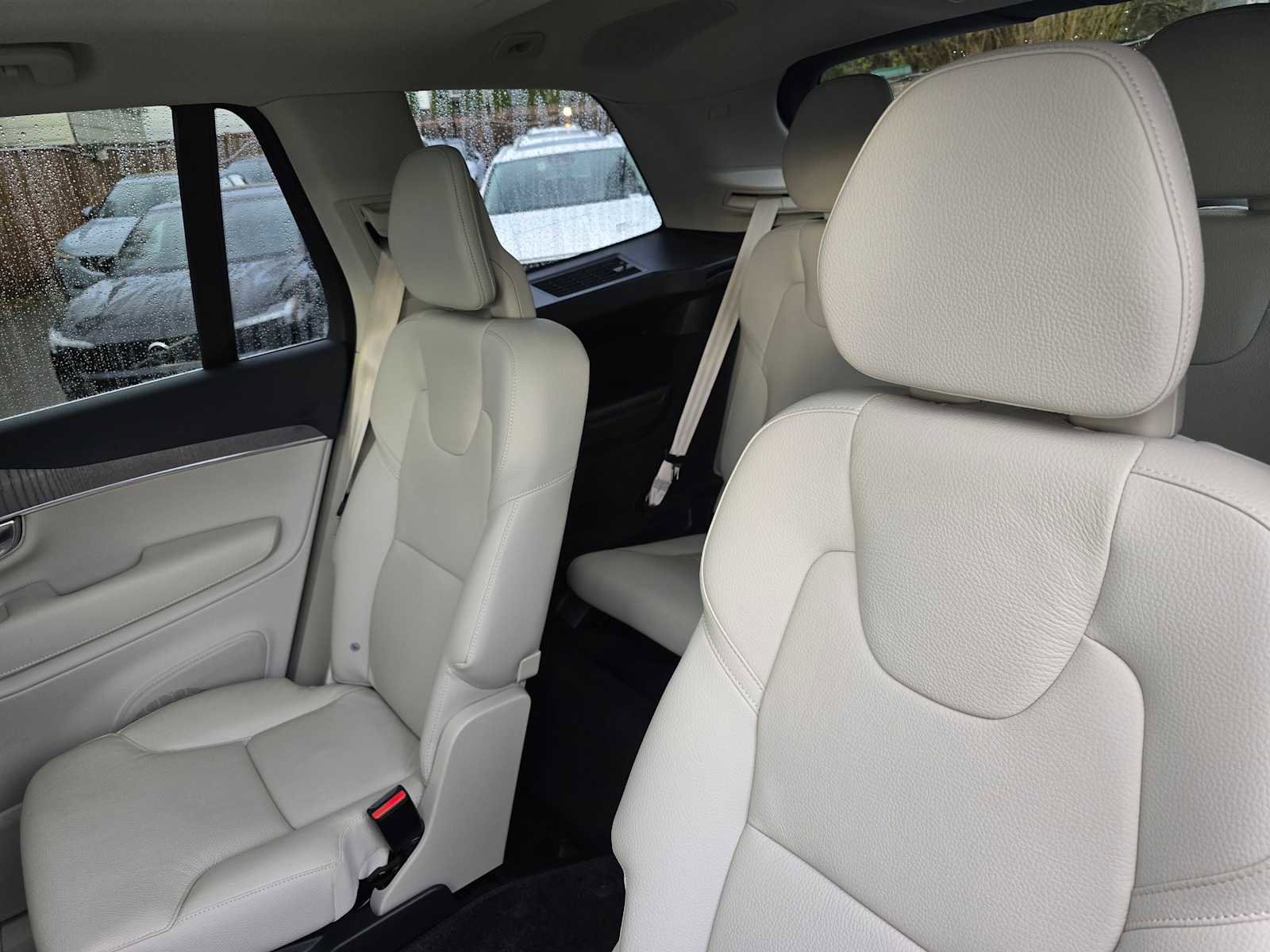 Certified 2023 Volvo XC90 T8 Plus w/ Protection Package Premier image 16