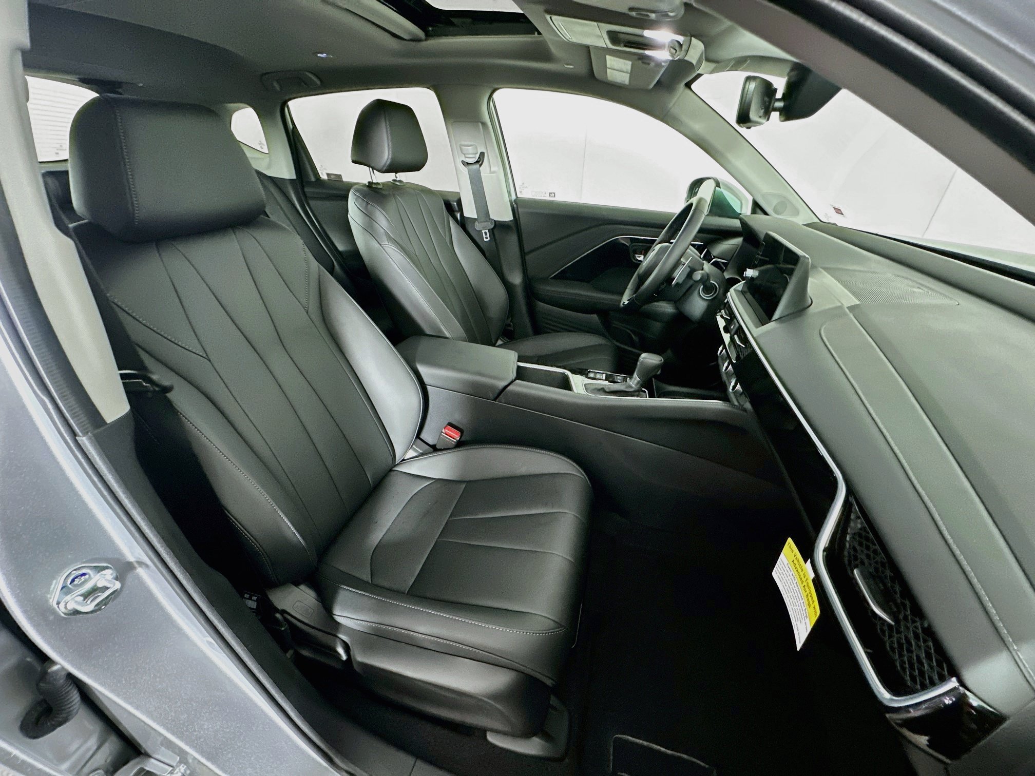 Used 2025 Acura ADX FWD image 32
