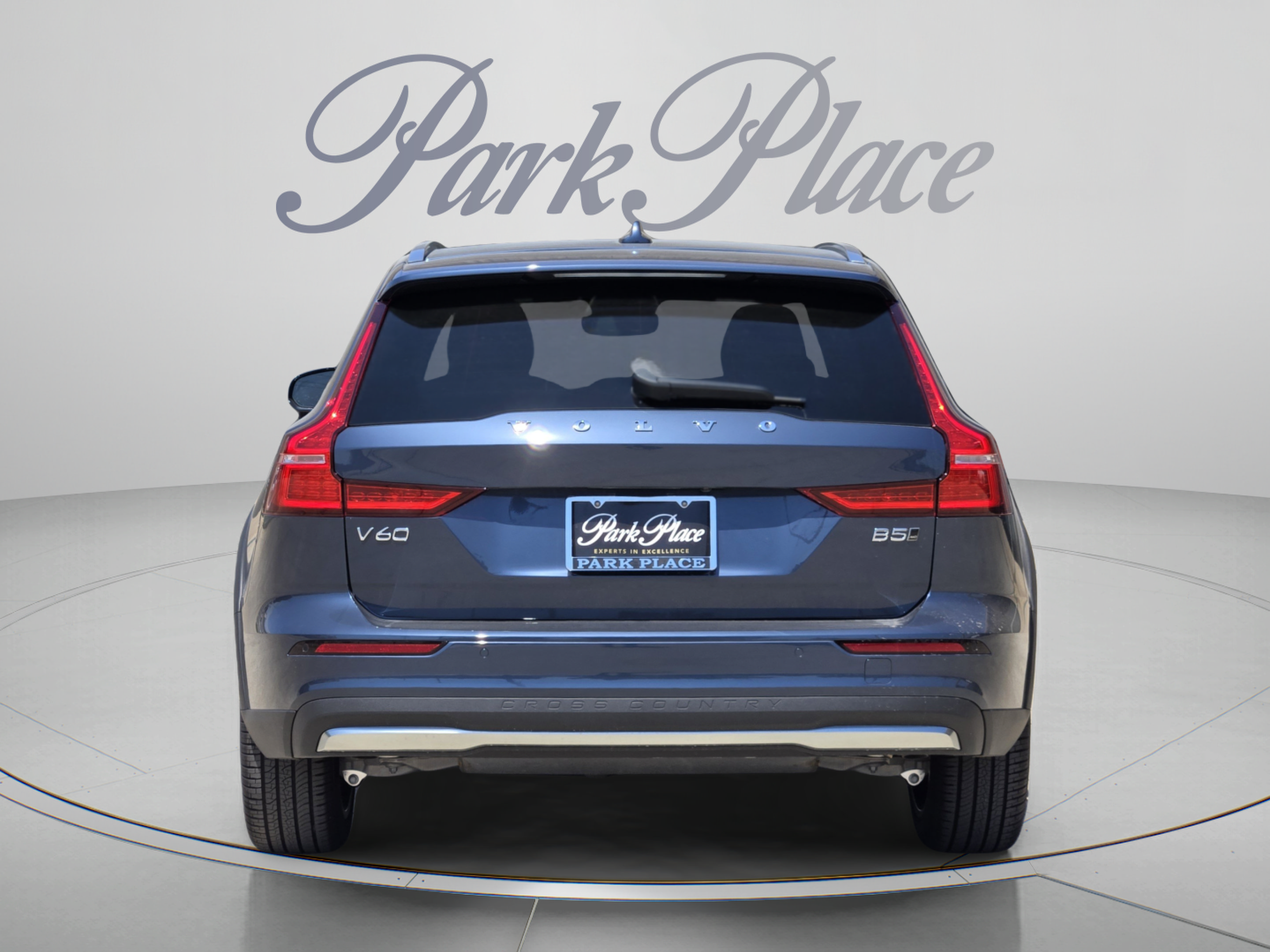 New 2026 Volvo V60 B5 Cross Country Ultra w/ Climate Package AWD/4WD image 4