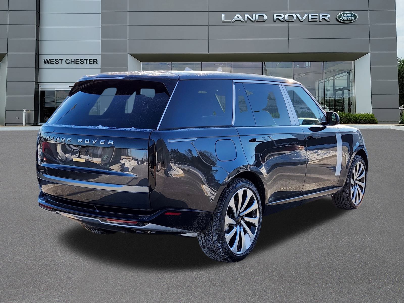 New 2026 Land Rover Range Rover Long Wheelbase SE image 4