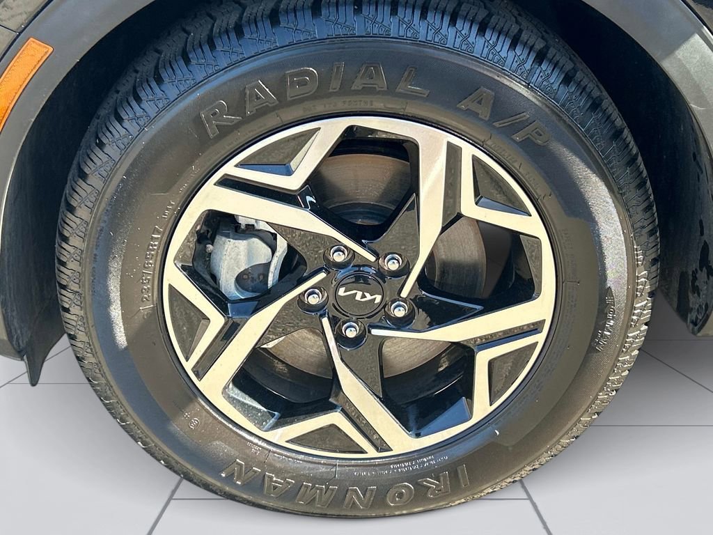 Used 2024 Kia Sportage LX image 9
