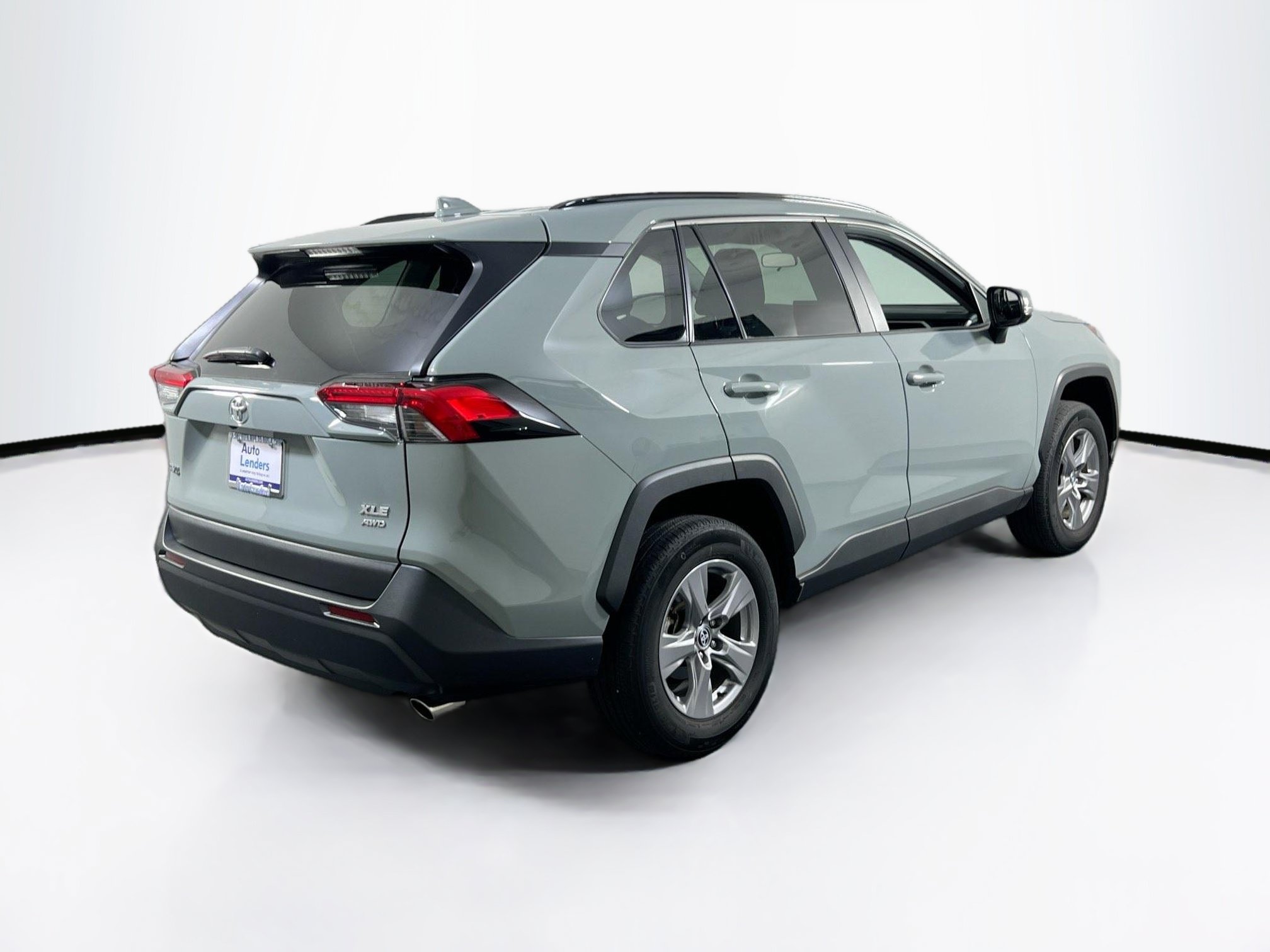 Used 2022 Toyota RAV4 XLE w/ Convenience Package AWD/4WD image 5