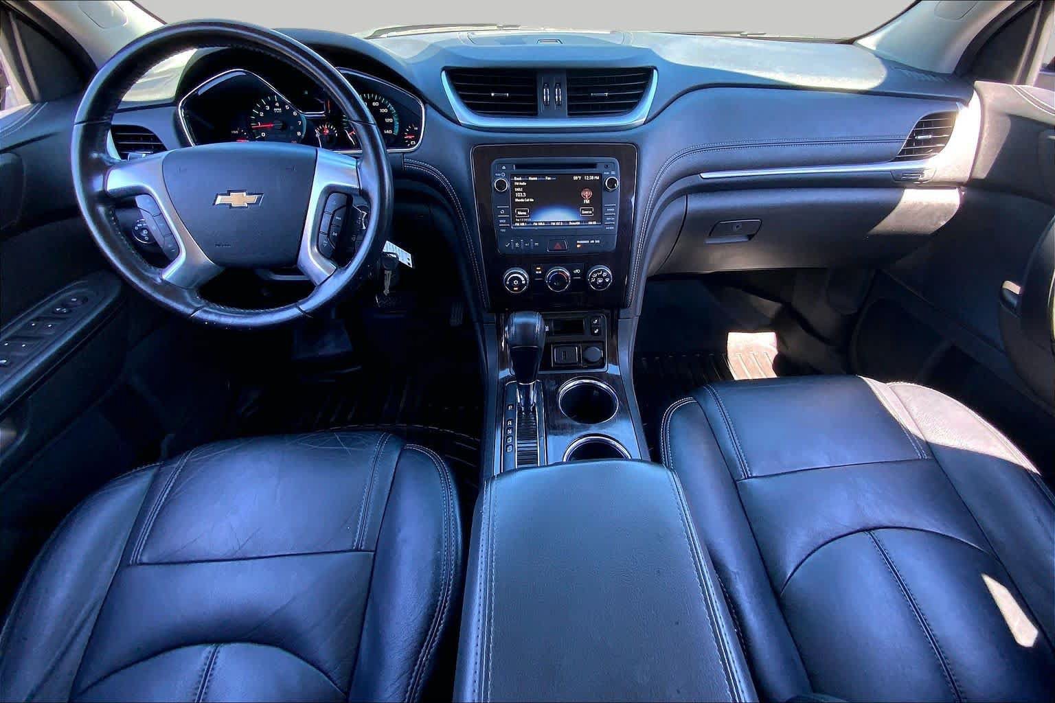 Used 2016 Chevrolet Traverse LT FWD image 16