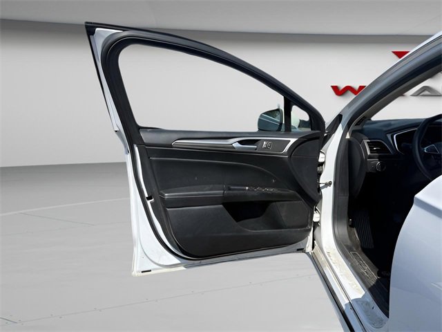 Used 2020 Ford Fusion SEL image 8