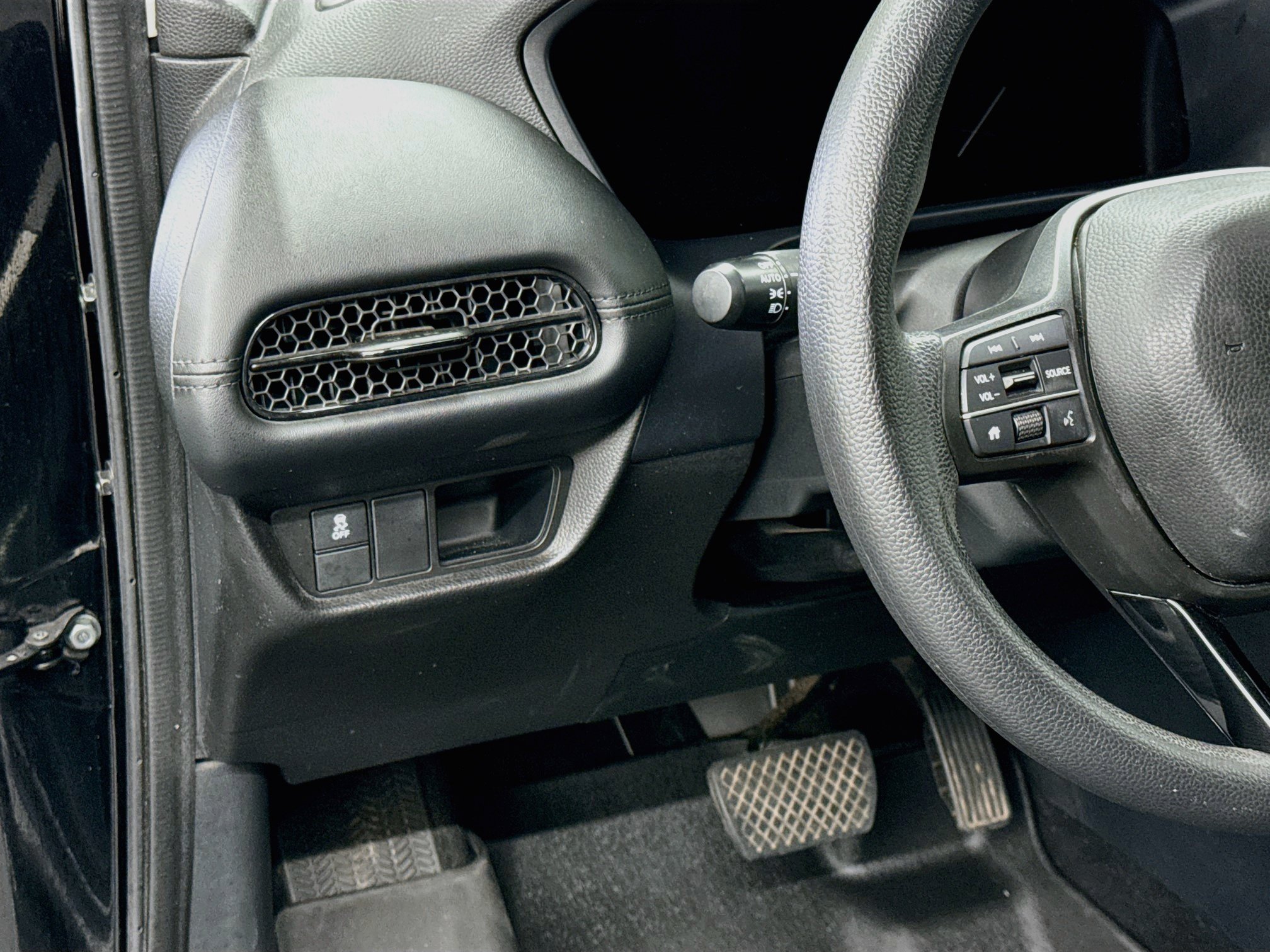 Used 2023 Honda HR-V LX image 16