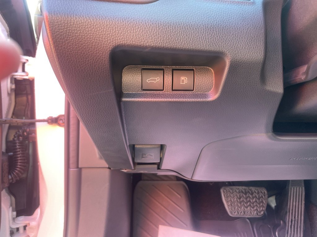 New 2025 Toyota Crown Signia image 18