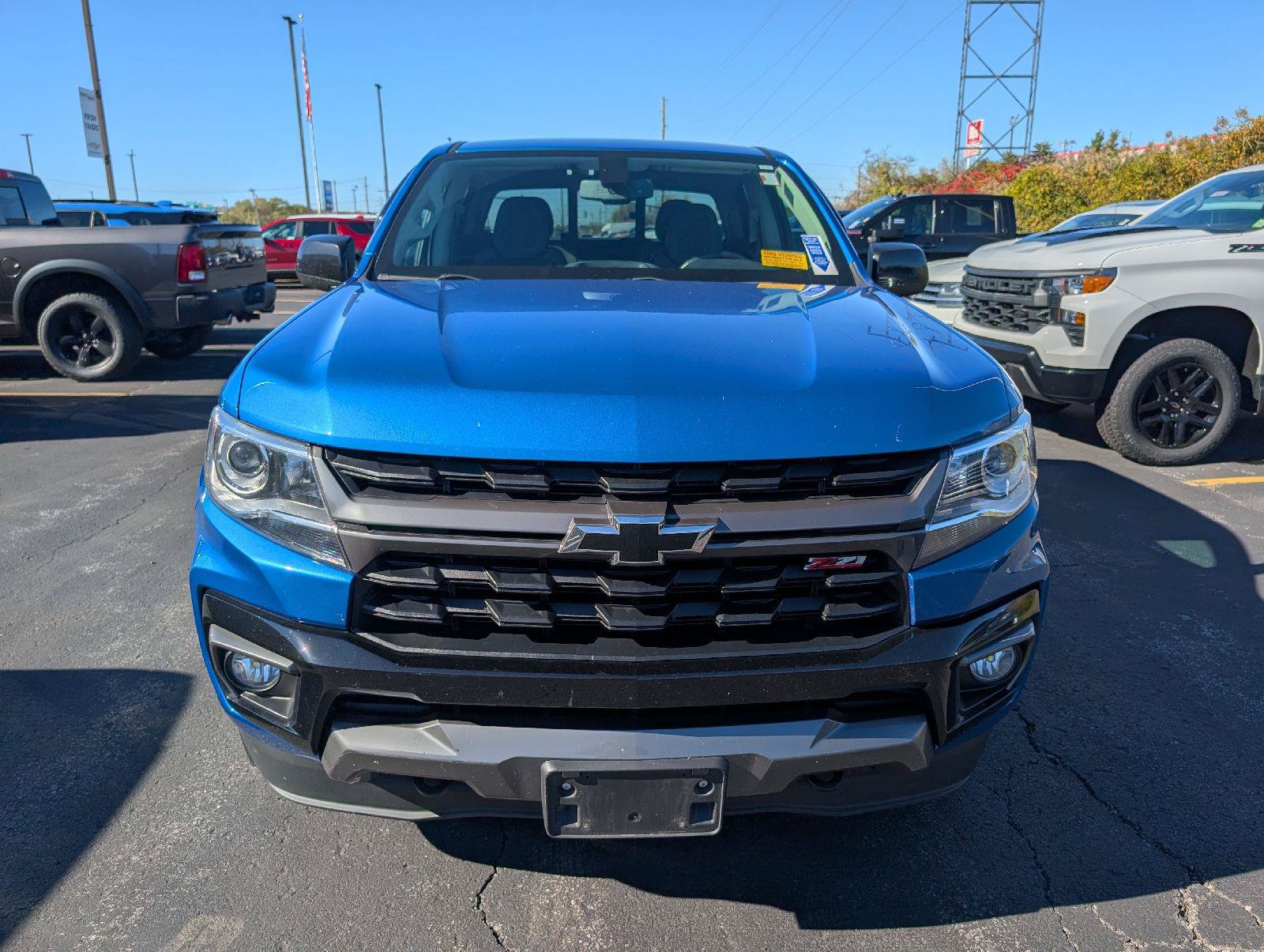 Used 2022 Chevrolet Colorado Z71 AWD/4WD image 2
