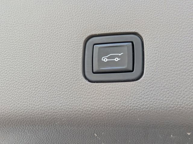 Used 2021 Chevrolet Traverse Premier w/ LPO, Floor Liner Package image 18