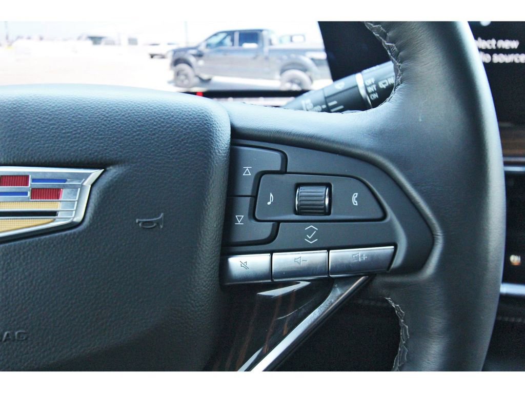 Used 2024 Cadillac Escalade Luxury image 17