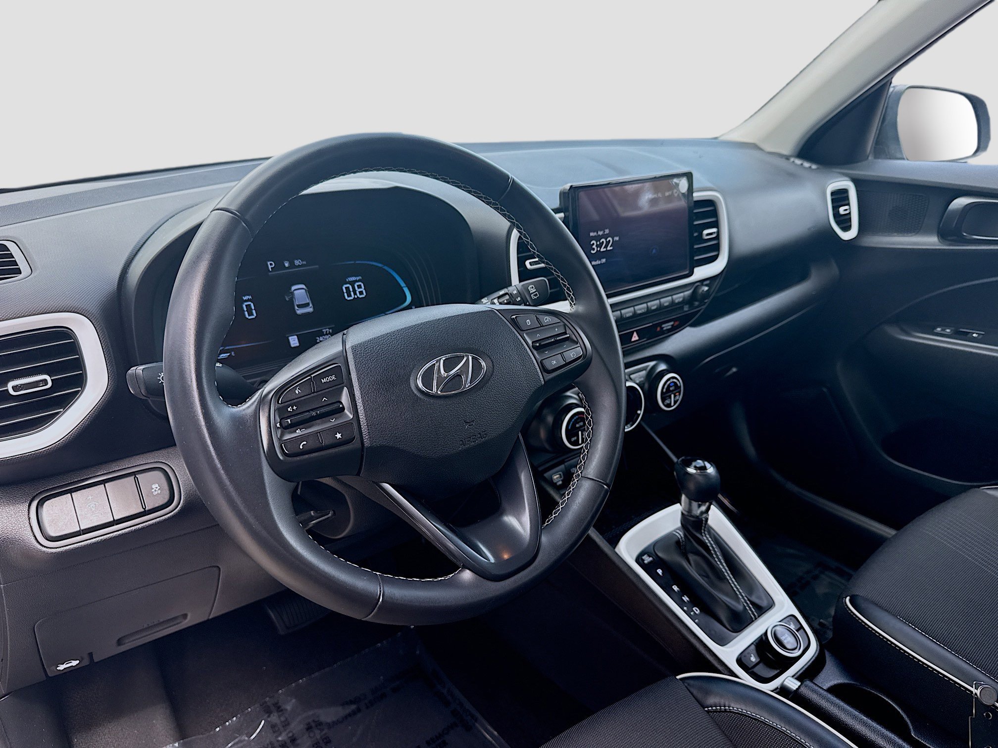 Used 2023 Hyundai Venue Limited w/ Cargo Package FWD image 1