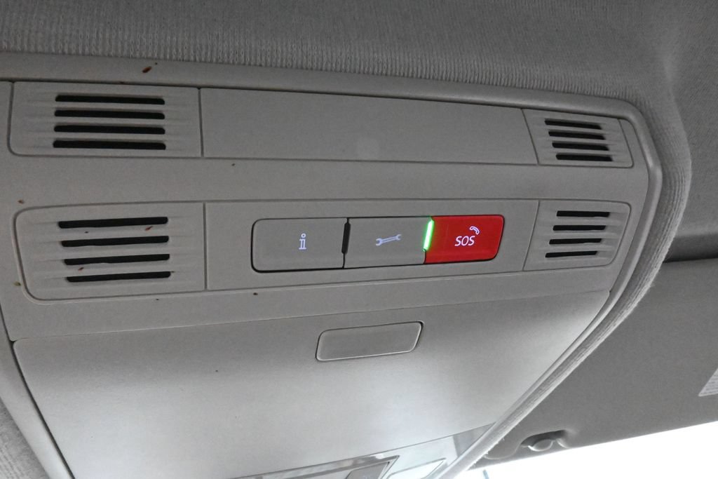 Used 2024 Volkswagen Tiguan SE FWD image 30