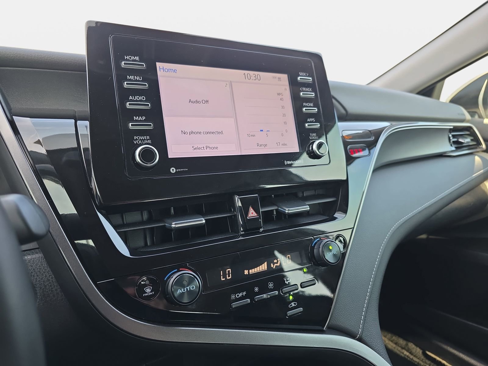 Used 2024 Toyota Camry SE w/ Convenience Package image 19