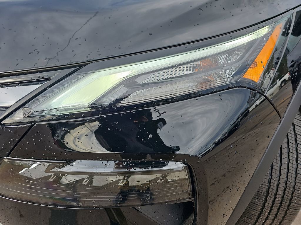 New 2026 Nissan Rogue SV FWD image 32