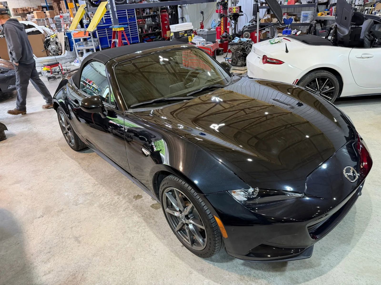 Used 2016 MAZDA MX-5 Miata Grand Touring RWD image 2