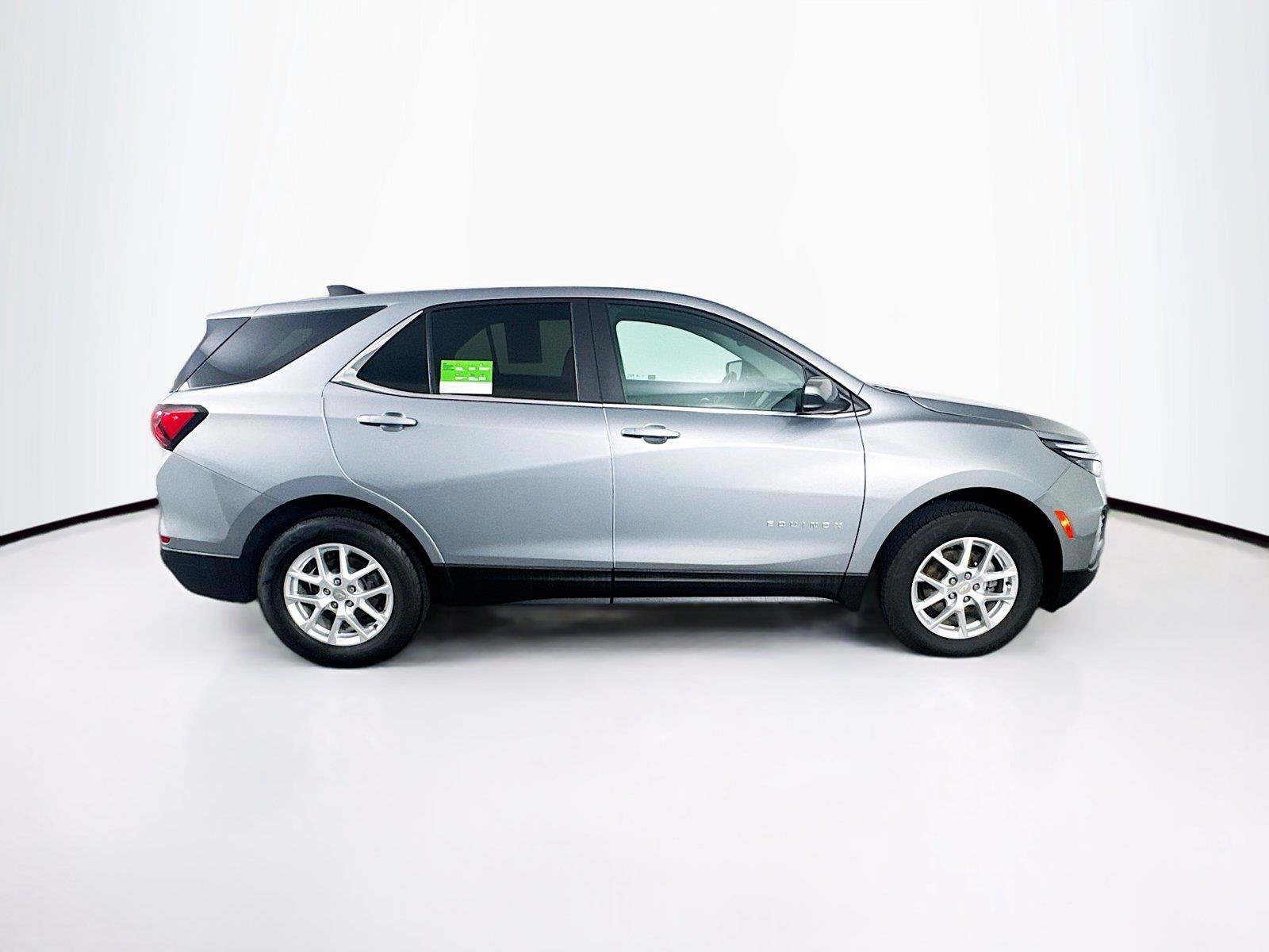 Used 2024 Chevrolet Equinox LT AWD/4WD image 8