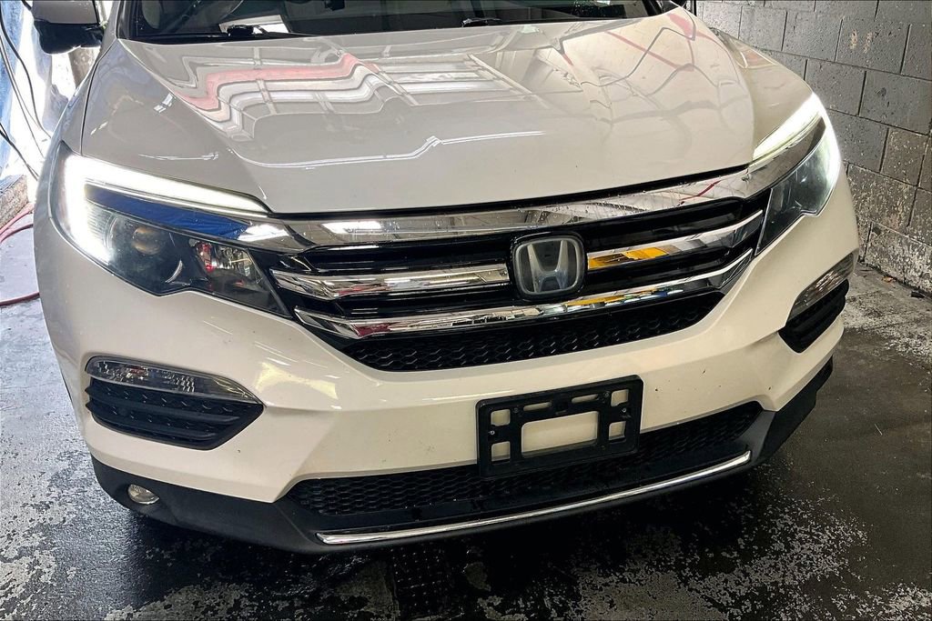 Used 2018 Honda Pilot Touring image 29