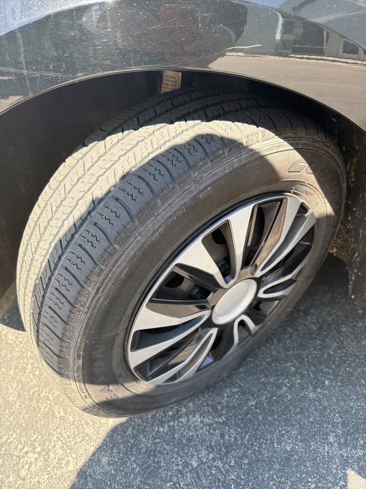 Used 2017 Chevrolet Cruze LS FWD image 13