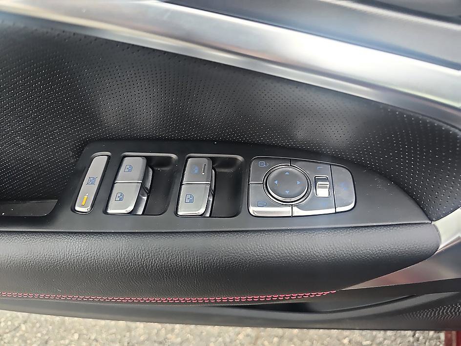 Used 2025 Genesis G70 2.5T w/ Sport Prestige Package AWD/4WD image 12