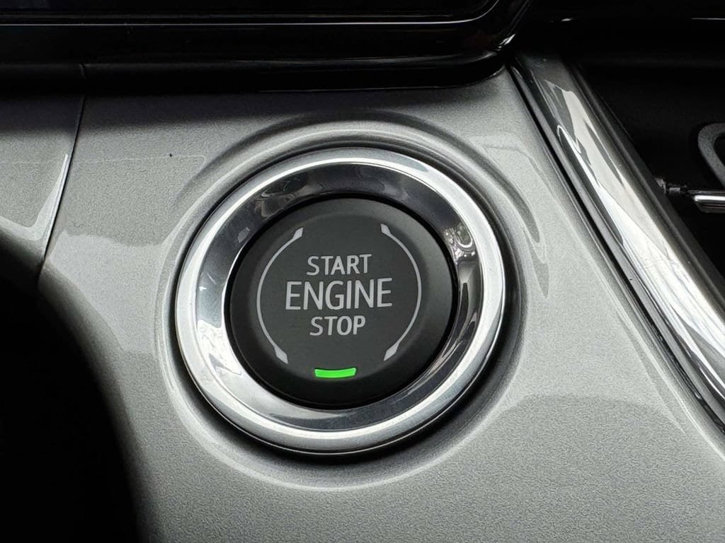 New 2026 Chevrolet Trax LT w/ Driver Confidence Package FWD image 8
