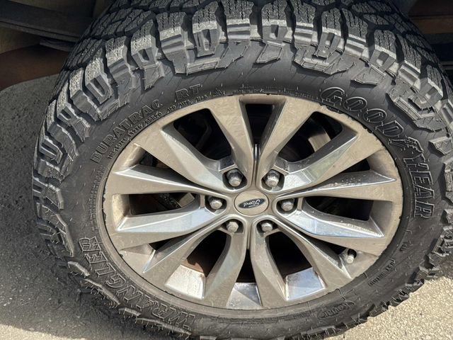 Used 2017 Ford F150 Lariat w/ Equipment Group 502A Luxury image 8