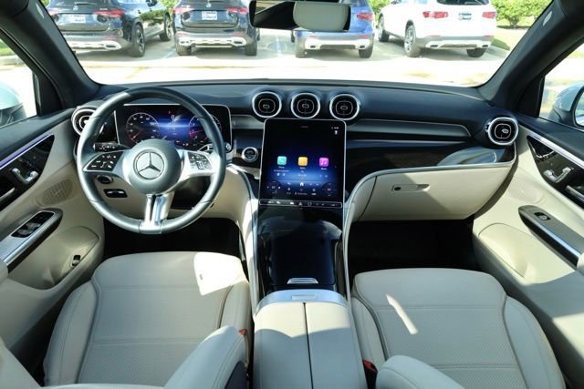 New 2025 Mercedes-Benz GLC 300 image 13