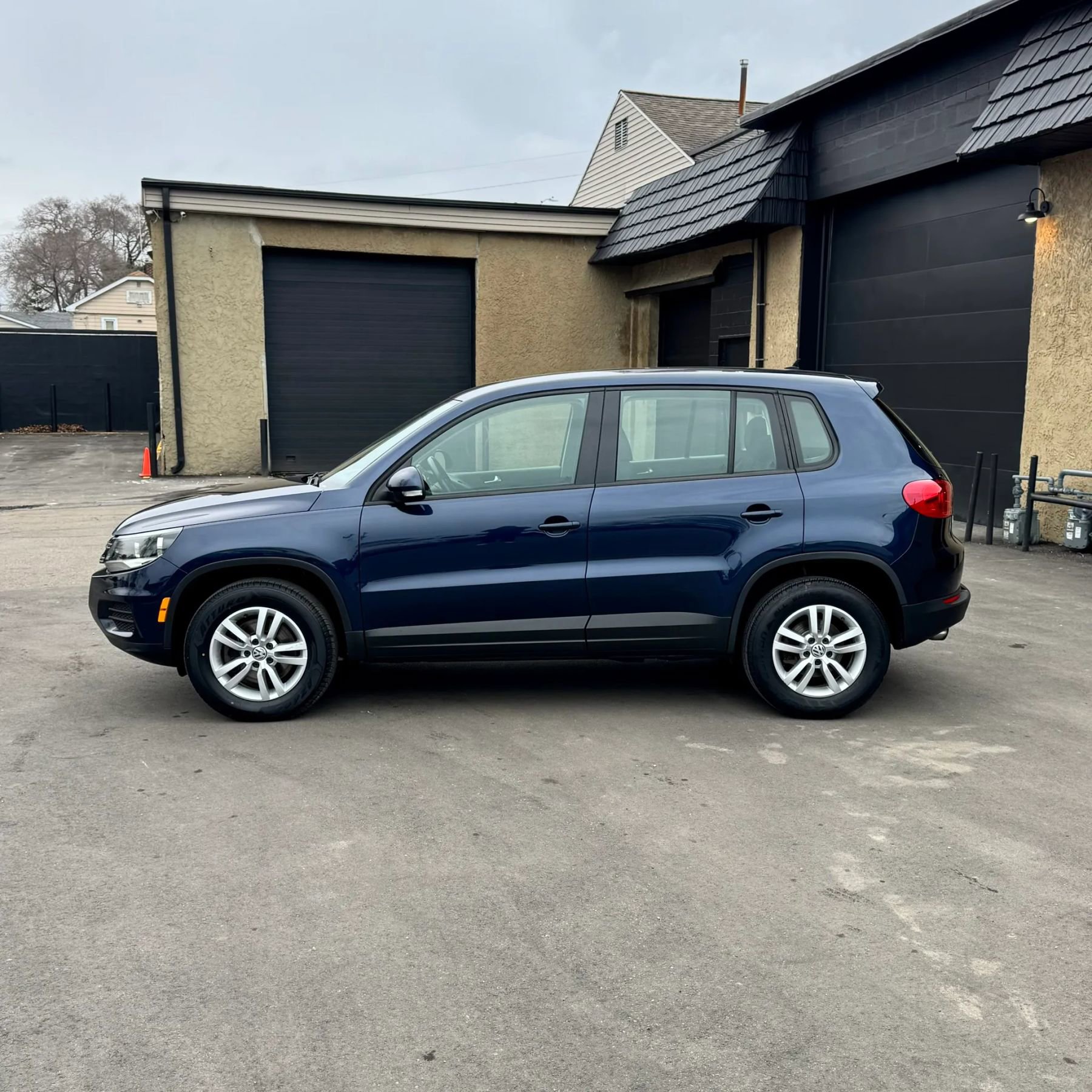 Used 2013 Volkswagen Tiguan S FWD image 12