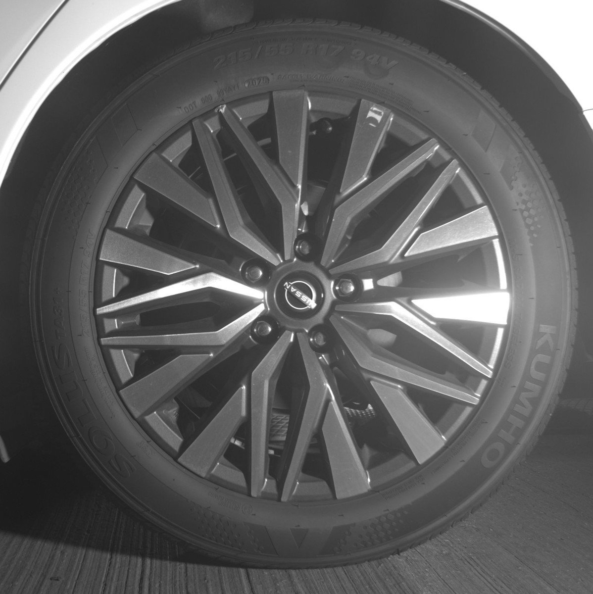 Used 2025 Nissan Altima 2.5 SV FWD image 14