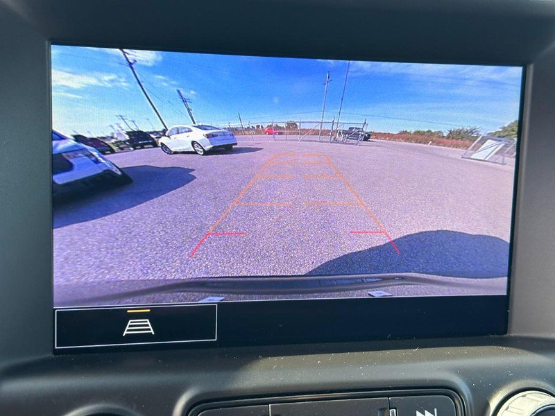 Used 2023 GMC Terrain SLT image 23