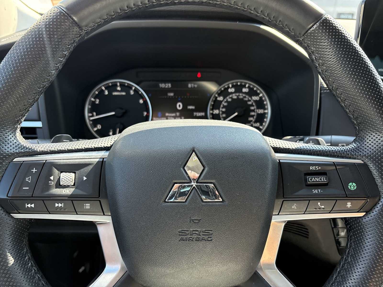 Used 2023 Mitsubishi Outlander SE AWD/4WD image 11