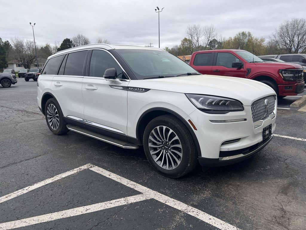 Used 2022 Lincoln Aviator Reserve w/ Elements Package Plus image 2