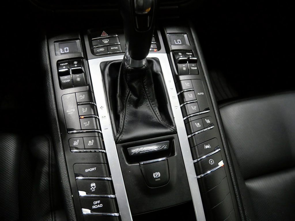 Used 2019 Porsche Macan Base image 23